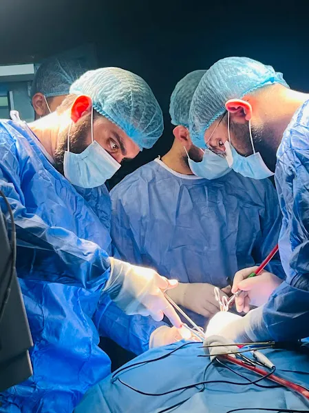 جراحات تثبيت العمود الفقري